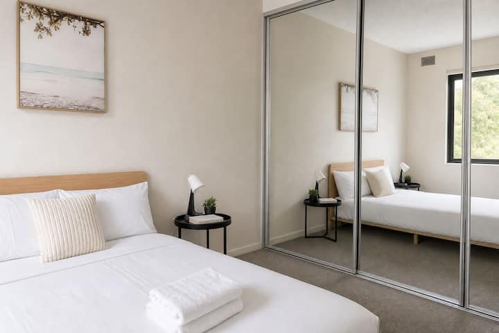 2br Apartment | Fast Links To Cbd & Parra - Auburn