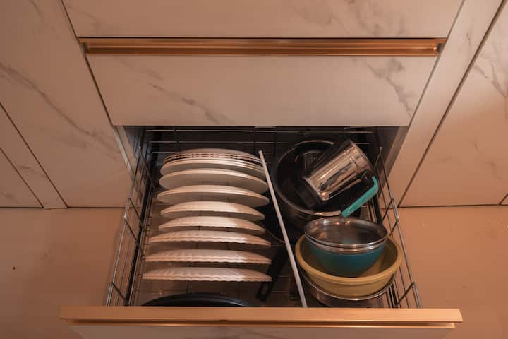 Full kitchen image 2