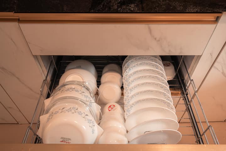 Full kitchen image 1