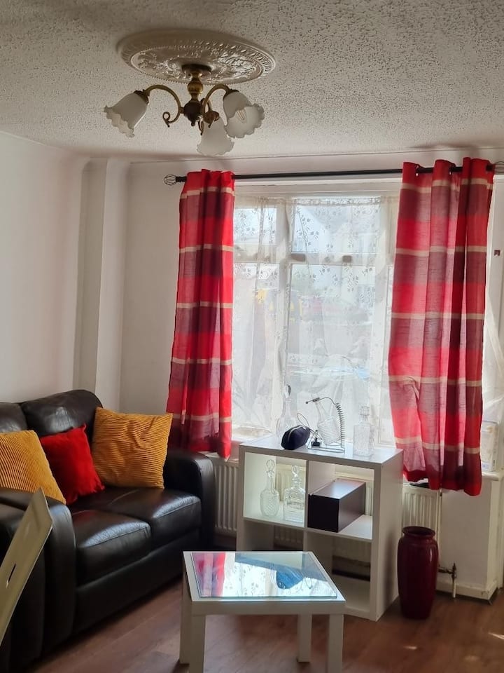 Edgware 1-bed Apt, Sleeps 2 With Parking - 해로