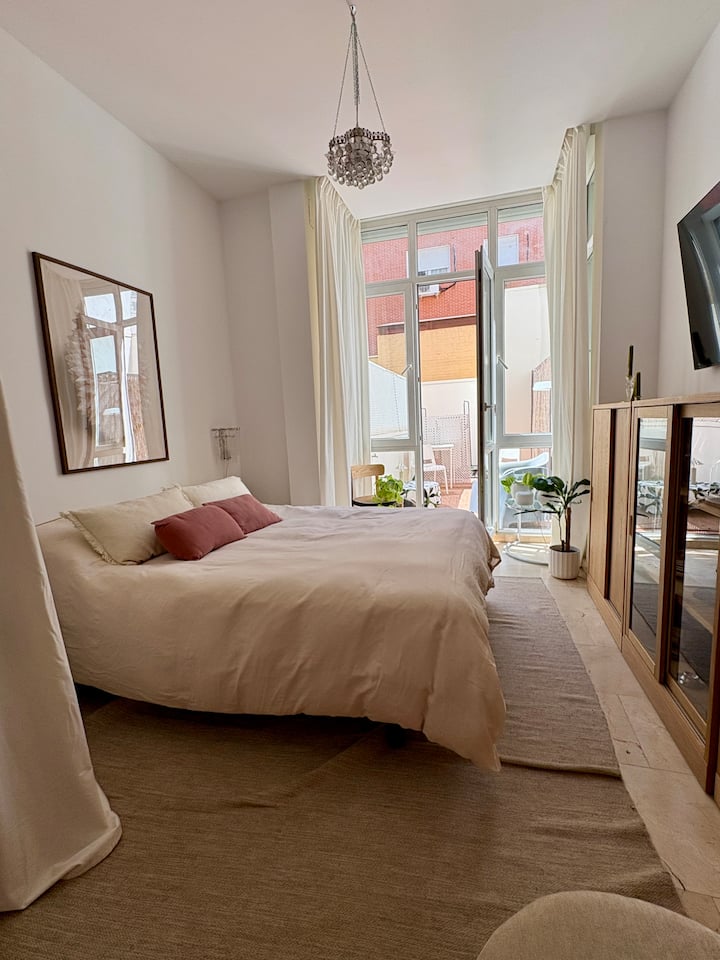 Silent Studio · Private Terrace · Central Madrid - Madrid
