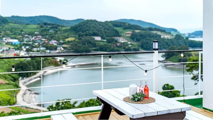 여수시(돌산)의 아늑한, 다함께 머무는 바다 전망 층고가 높은 객실 - 신데렐라(오션뷰) - 여수시