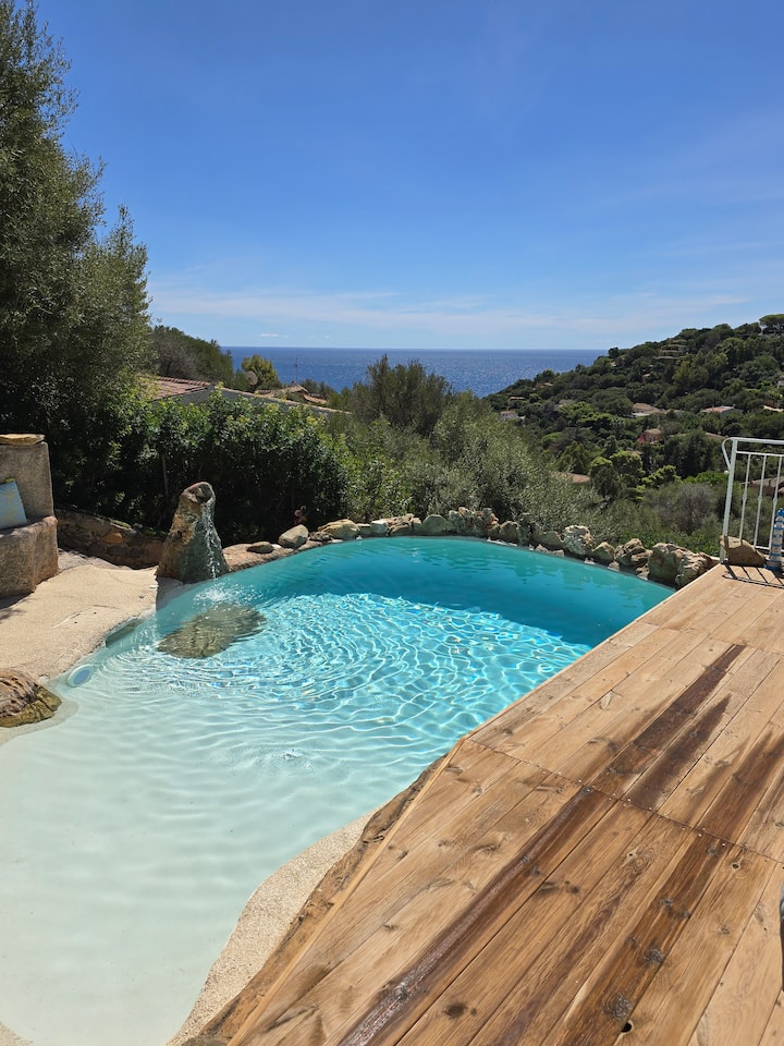 Esclusiva Villa Vista Mare Con Piscina - Solanas