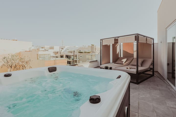 Htr Duplex Penthouse Suite | Private Roof Jacuzzi - Malta