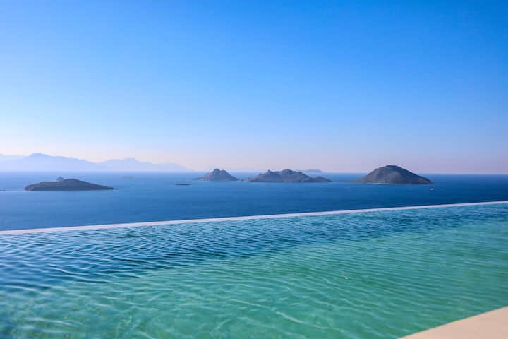 Sunrise & Sunset Views ·Infınıty Pool Villa - Kos