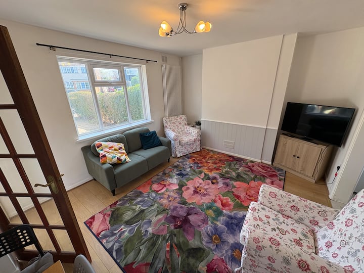 Ema Pilots Kegworth 3 Bedrooms 4 Bed House - ラフバラー