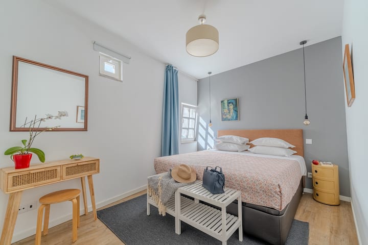 Dormitorio con cómoda cama tamaño king o 2 camas individuales... ¡Tú eliges!