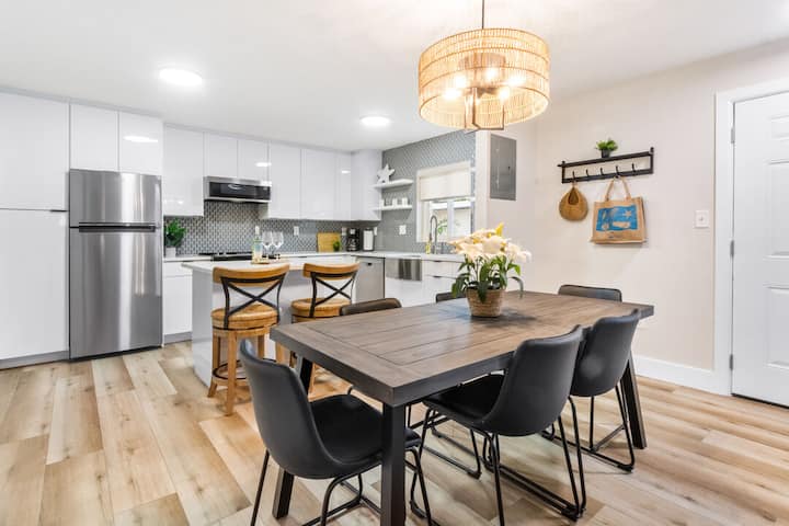 Bright Boho Retreat | Short Walk To The Beach! - Cape Canaveral, FL