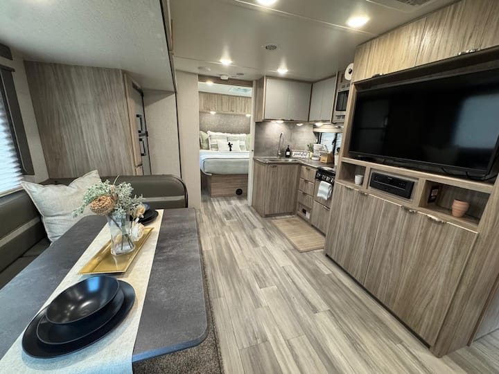 Modern Glamping Rv Near Yaamava & Nos - San Bernardino, CA