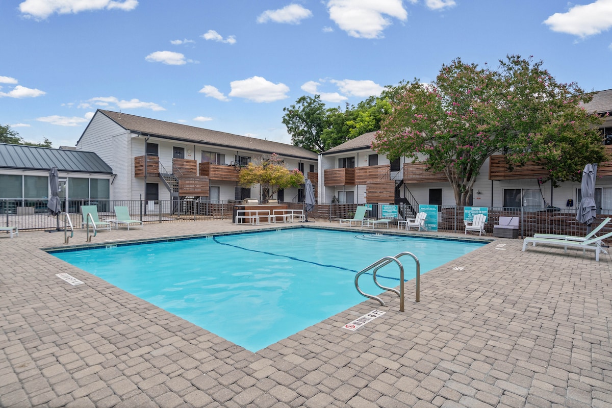 King Suite & Pool | Family Vacation Home