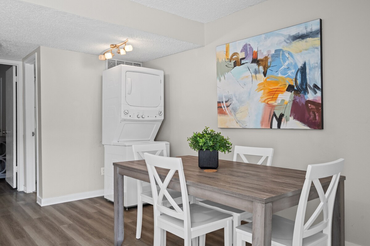 King Suite & Pool | Family Vacation Home