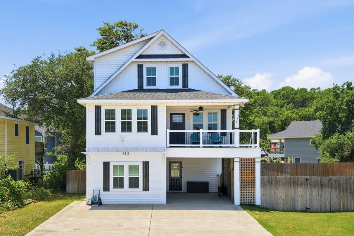 Coastal Unwind 4 Bedroom Home in Kill Devil Hills