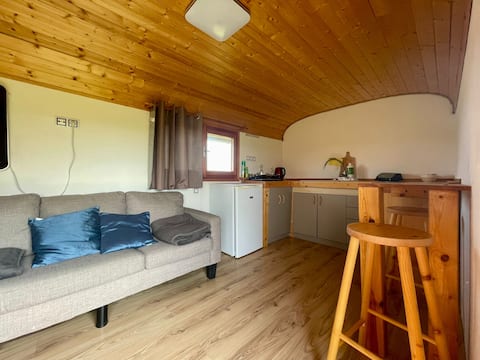 Successful Airbnb property: A caravan at the farm in České Budějovice