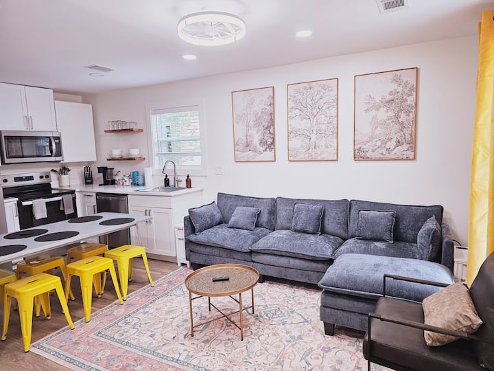 Blue Bungalow | Minutes To Downtown | 3 Br - Starkville, MS