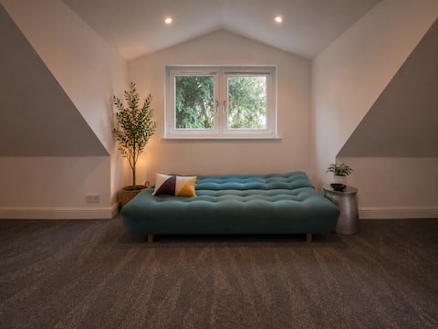 Top Airbnb: Luxury Spa Loft | Private Indoor Hot Tub & Sauna in Bolton