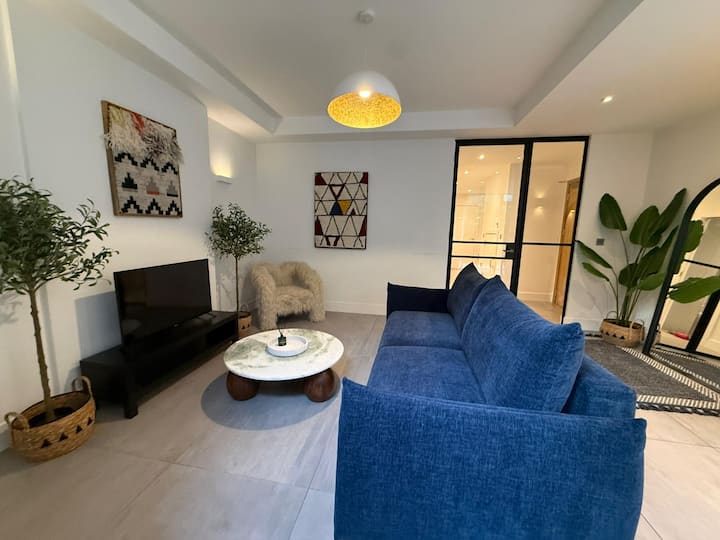 Stylish 2 Bedroom Ground Floor Flat In Camden - London, UK