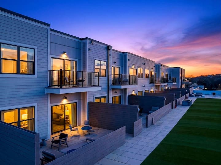 Hillsboro Village Living Terrace + Parking - Tennessee