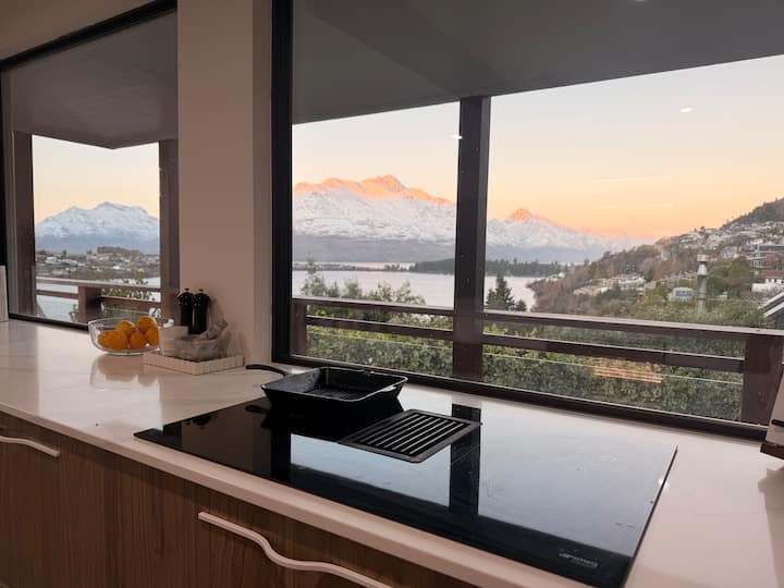 Golden View Hideaway - Queenstown