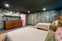 166 E Davis Blvd