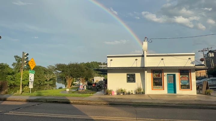 Baits Motel 4 Rooms On The Bayou - New Iberia, LA