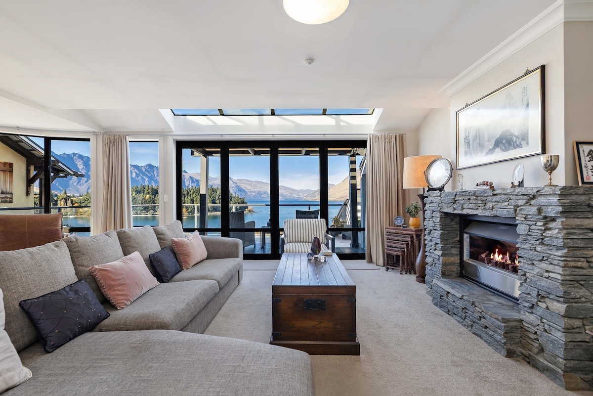 Lakefront Luxury