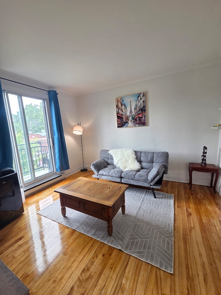 Long Stays 2br  Steps To Metro  Fast Wi-fi - Montréal, QC