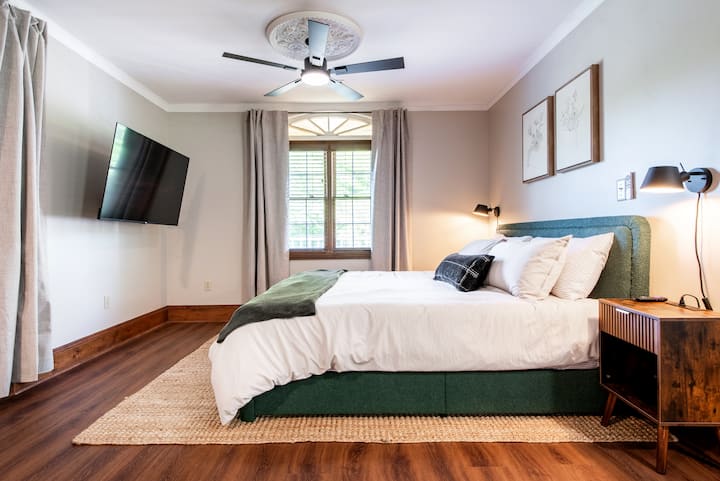 Wake up to lake views from the master bedroom. Enjoy the new 55" Mini LED Roku TV. Blackout shades and blinds for maximum comfort.