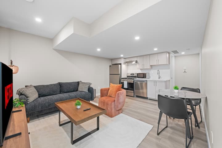 Contemporary Guest Suite | Near U Of A, Whyte & Dt - Edmonton