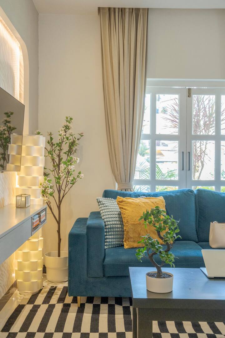 Living room image 6