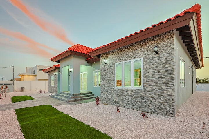 Tropical Haven | 5br Luxury Villa Near Palm Beach - Aruba