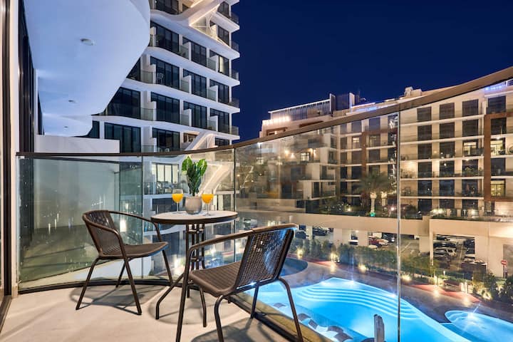 Bold Studio | Rooftop Pool & Spa | Oxford Arjan - Dubai