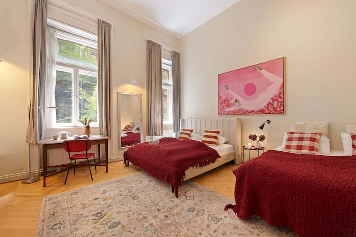 Designer 3br Loft & Mezzanine, Near Synagogue Stay - Budapest