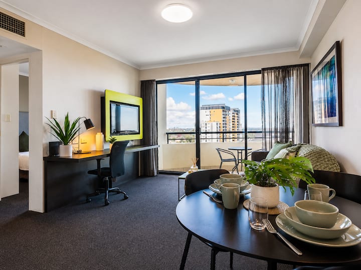 Convenient And Central One Bed Parramatta Cbd - Parramatta