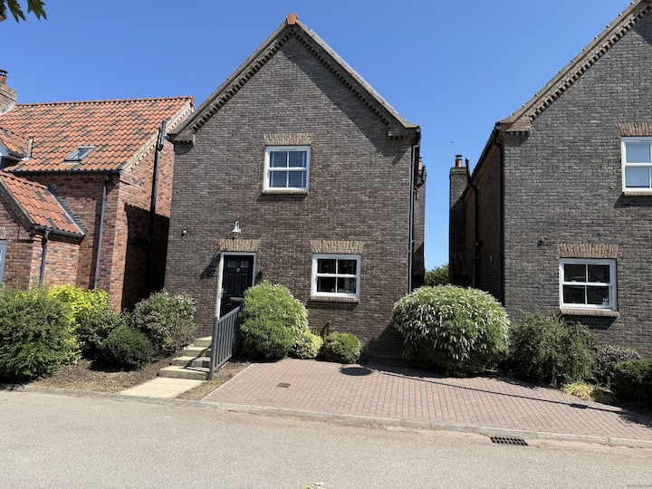 Rainbow's End, Stunning 3 Bed Sea View Cottage - Filey