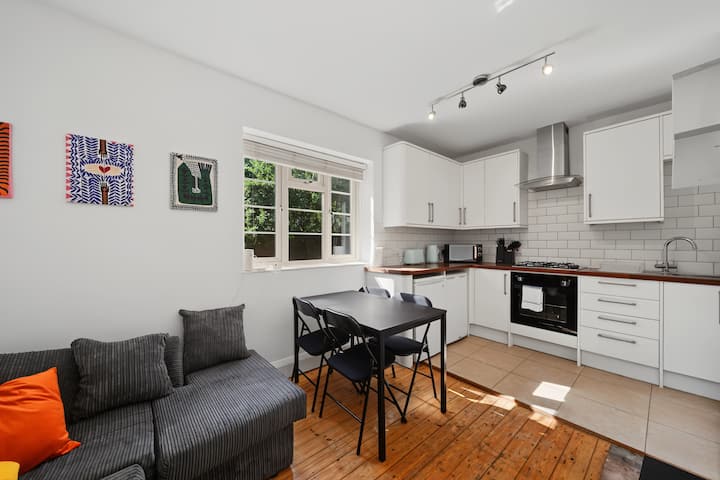 WG3 - Family Friendly 3 Bedrooms, Hackney, photo 2 of 5