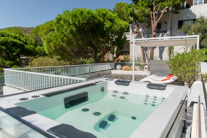 2br Apartment In Roses With Jacuzzi & Terrace - Cadaqués