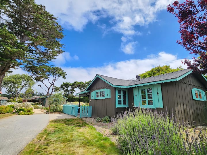 Cute Vintage House On 10 Acres Carmel Ca - Carmel-by-the-Sea, CA