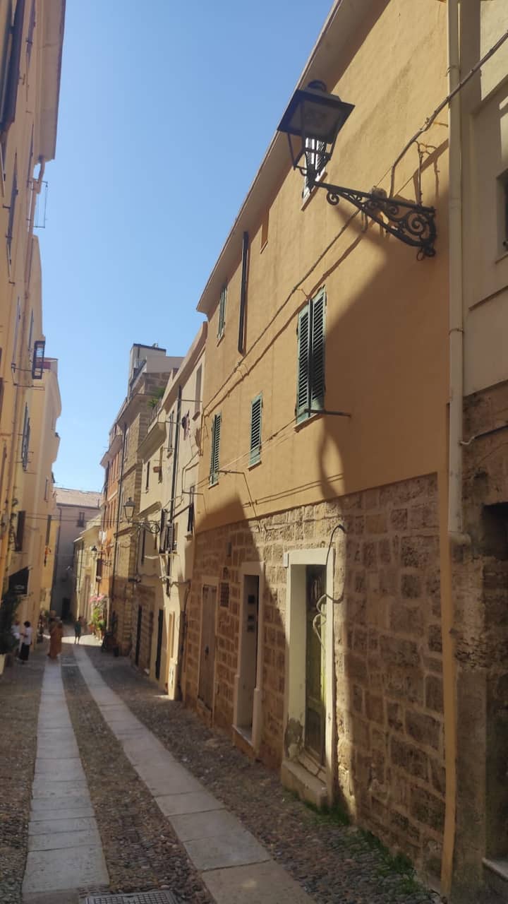 Nel Cuore Pulsante Del Centro Storico Di Alghero - Alghero