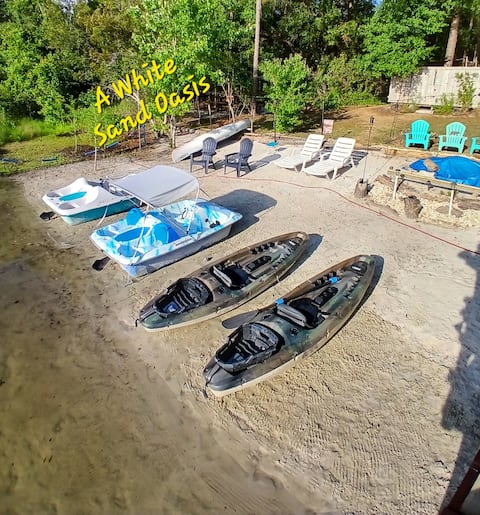 VERY BEARY CABIN on Crystal Lake