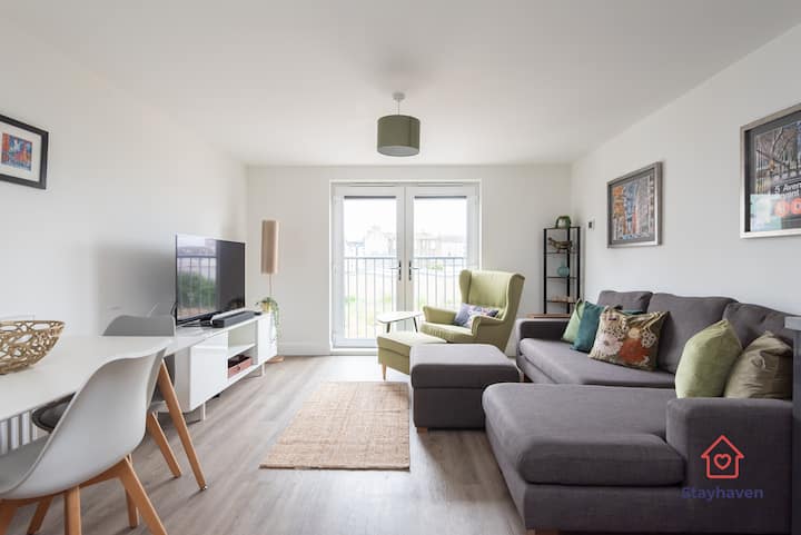 Modern And Cosy Apt With En-suite, Free Parking - Palace of Holyroodhouse