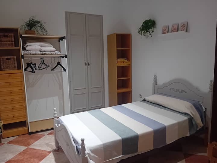 Dhomë gjumi 2