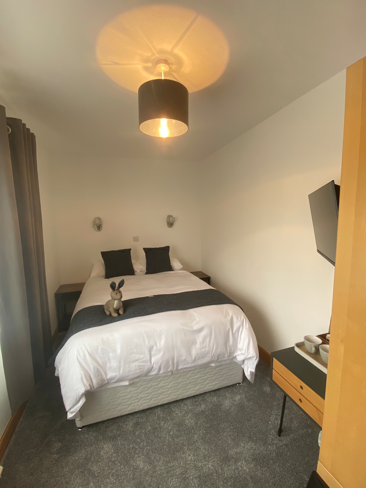 The Shires room 3