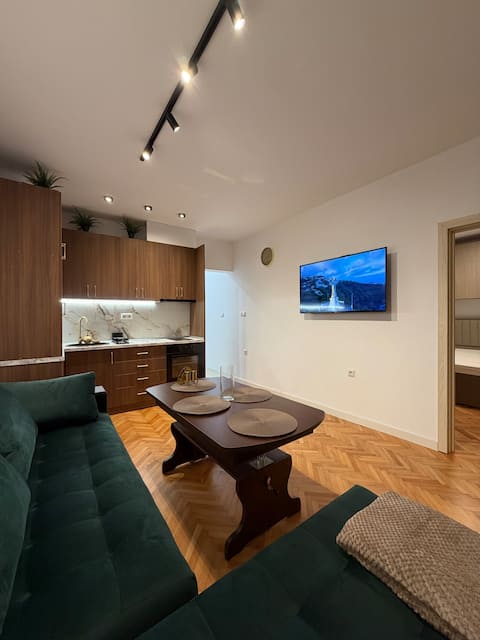 Top Airbnb: Elegant 2BR in Varna City Center in Варна