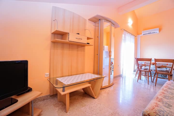 A-27183-f Appartement D'une Chambre Avec Air - Salvore