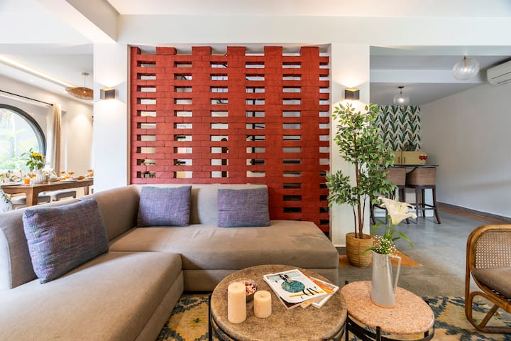 Living room image 5
