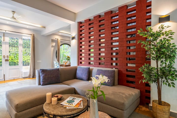Living room image 6