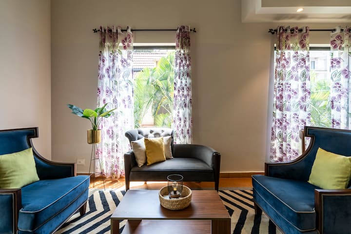Living room image 10