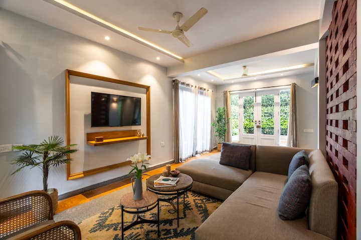 Living room image 8