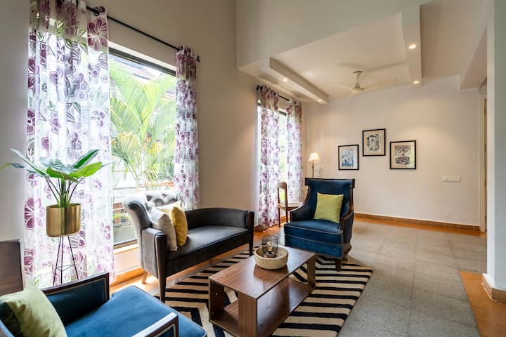 Living room image 11