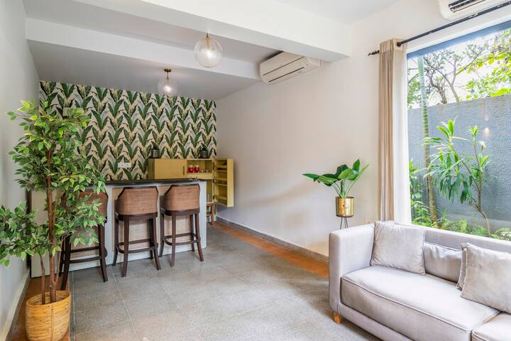 Living room image 7
